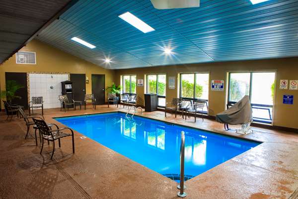 Pool - Best Western Celebration Inn & Suites Shelbyville