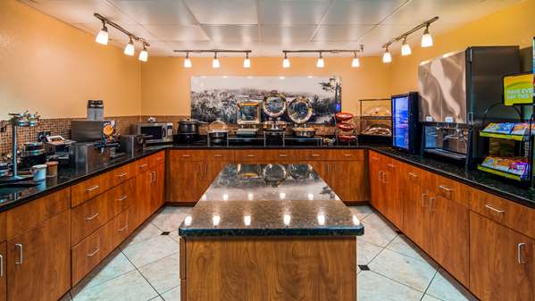 Amenities - Best Western Plus Knoxville Cedar Bluff Hotel - I-40 & I-75, Exit 378