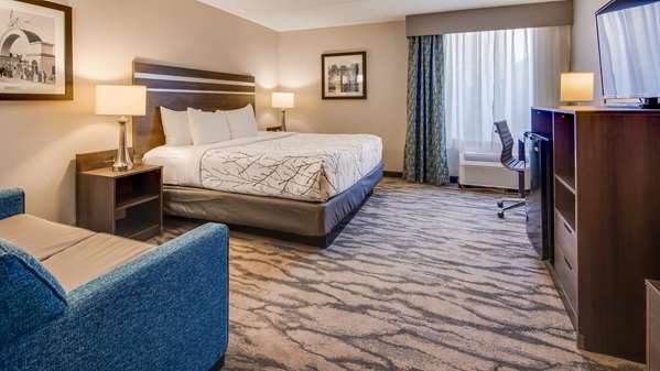  - Best Western Plus Knoxville Cedar Bluff Hotel - I-40 & I-75, Exit 378