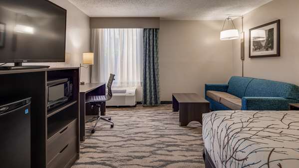  - Best Western Plus Knoxville Cedar Bluff Hotel - I-40 & I-75, Exit 378