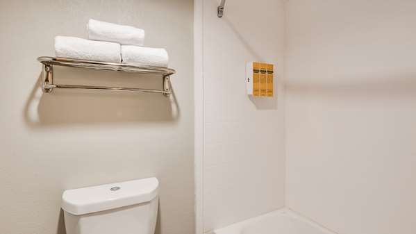  - Best Western Plus Knoxville Cedar Bluff Hotel - I-40 & I-75, Exit 378