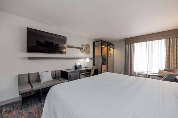  - Best Western Plus Music Row Hotel Nashville - I-40 & I-65, Exit 209