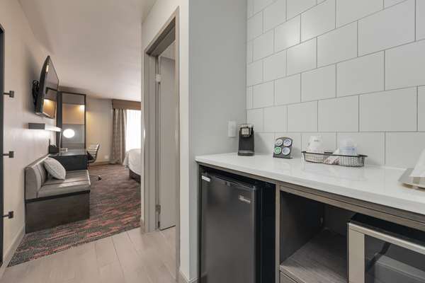  - Best Western Plus Music Row Hotel Nashville - I-40 & I-65, Exit 209