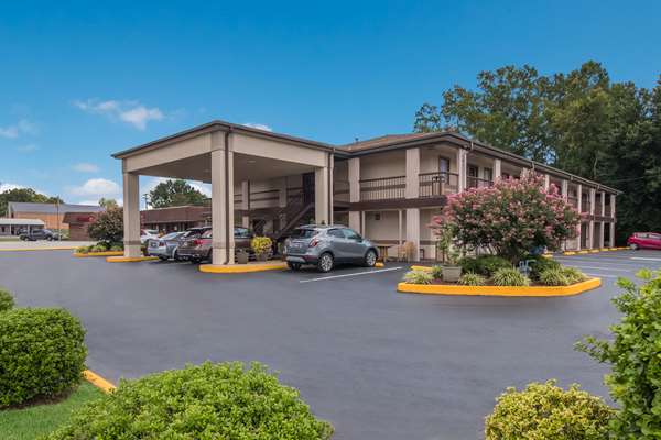 Exterior view - Best Western Inn McKenzie