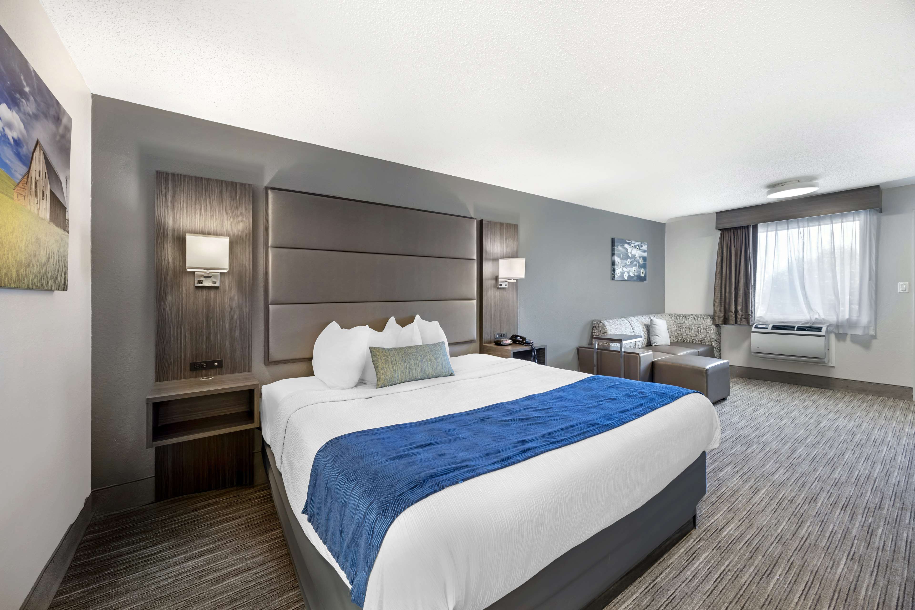 Best Western Dickson Room Type - 1 King Bed, Non-Smoking, Microwave And Refrigerator, Wi-Fi, Full Breakfast Best Western Dickson Room Type - 1 King Bed, Non-Smoking, Microwave And Refrigerator, Wi-Fi, Full Breakfast
