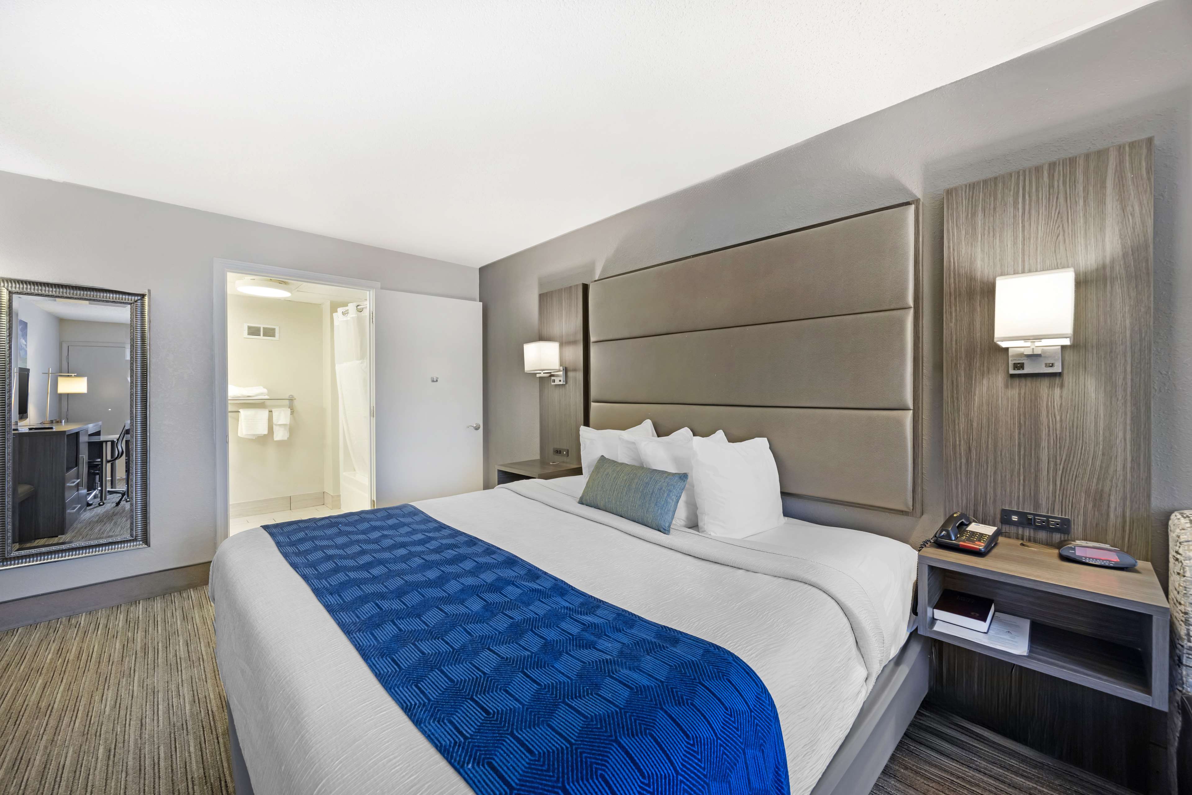 Best Western Dickson - Tap to explore photos