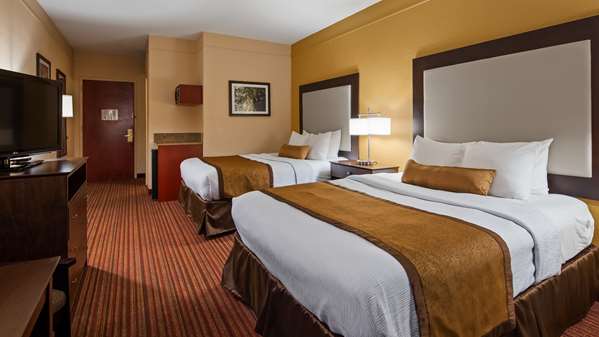  - Best Western Plus Strawberry Inn & Suites Knoxville - I-40, Exit 398