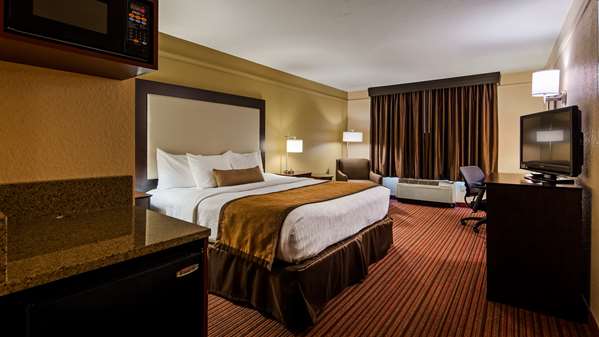  - Best Western Plus Strawberry Inn & Suites Knoxville - I-40, Exit 398