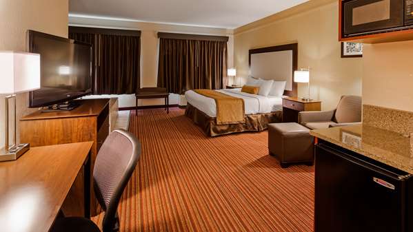  - Best Western Plus Strawberry Inn & Suites Knoxville - I-40, Exit 398