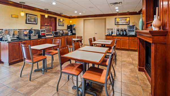 Amenities - Best Western Plus Strawberry Inn & Suites Knoxville - I-40, Exit 398
