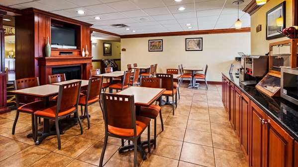 Amenities - Best Western Plus Strawberry Inn & Suites Knoxville - I-40, Exit 398