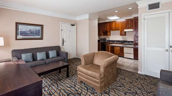 Suite - Best Western Inn & Suites Spring Hill