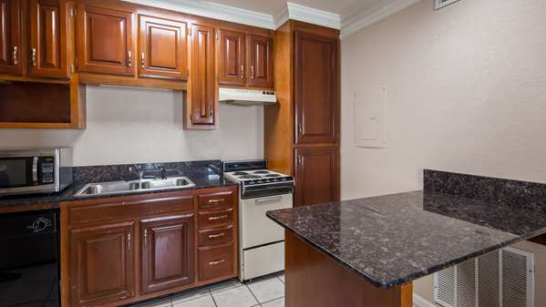 Suite - Best Western Inn & Suites Spring Hill