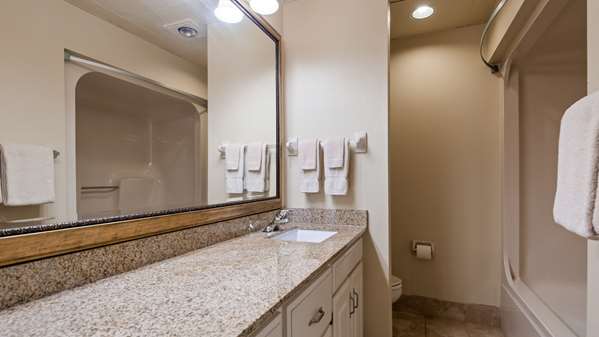  - Best Western Inn & Suites Spring Hill