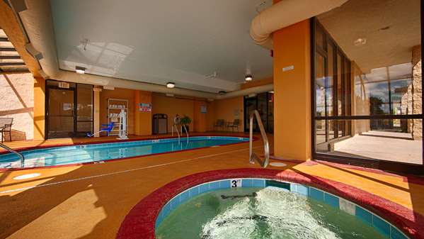 Pool - Best Western Knoxville Suites Downtown - I-75, Exit 108