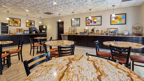Amenities - Best Western Knoxville Suites Downtown - I-75, Exit 108