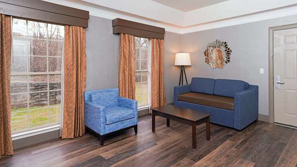Suite - Best Western Inn & Suites Brentwood - I-65, Exit 74
