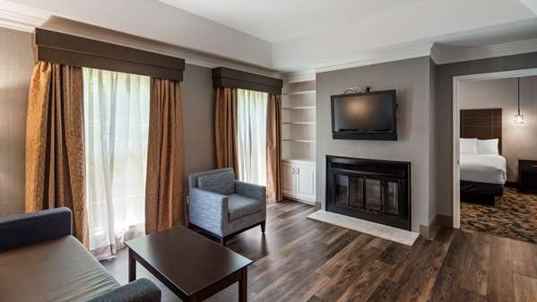 Suite - Best Western Inn & Suites Brentwood - I-65, Exit 74