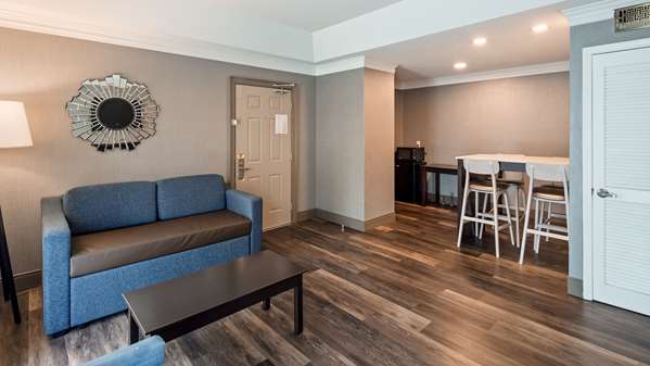  - Best Western Inn & Suites Brentwood - I-65, Exit 74