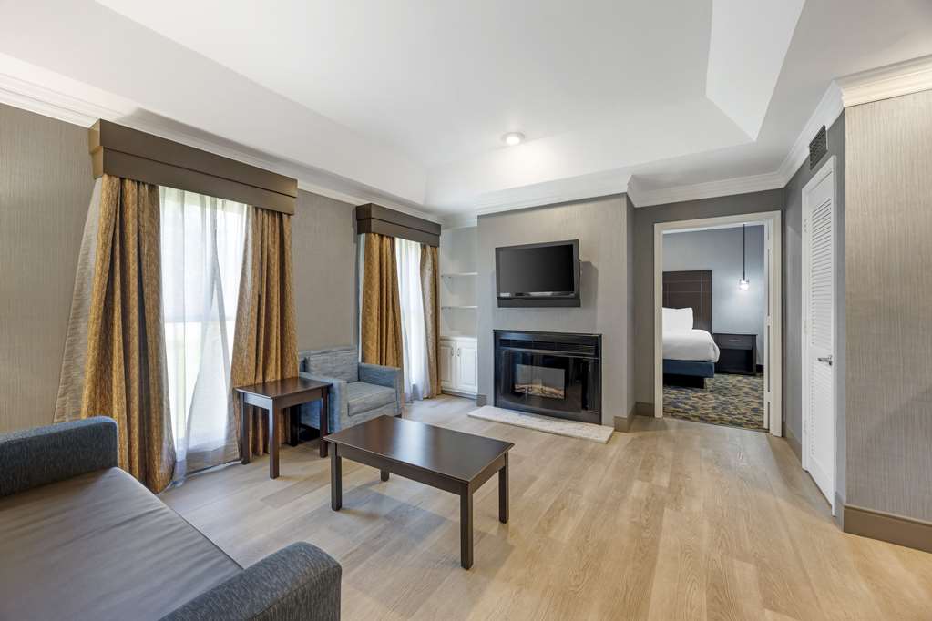 Best Western Brentwood-guestroom-Guest Room,Suite,On-Site.jpg