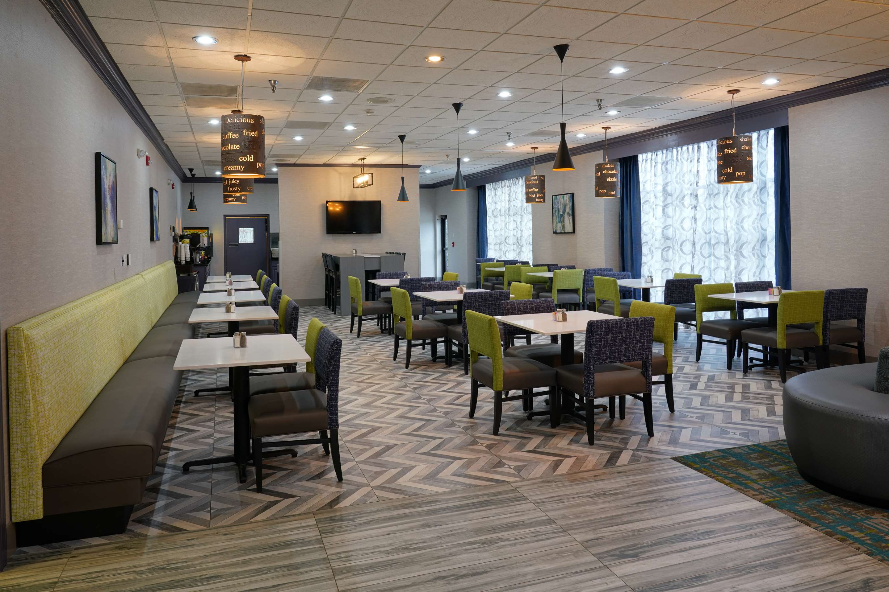 Breakfast Room