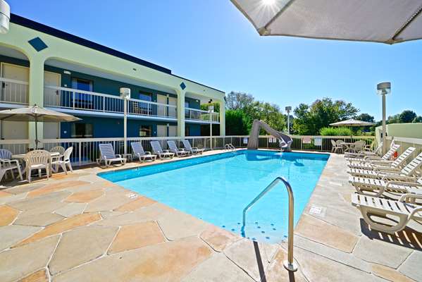 Pool - Best Western Cades Cove Inn Townsend