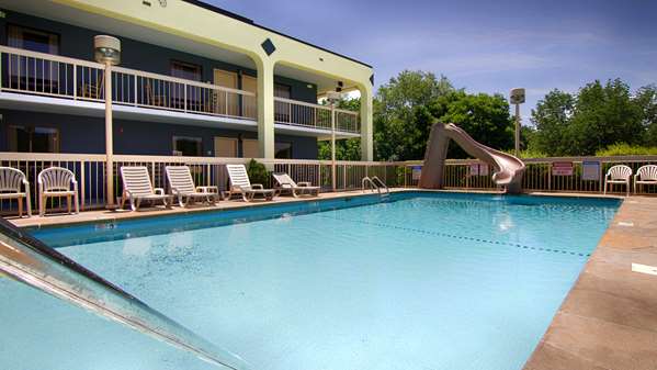 Pool - Best Western Cades Cove Inn Townsend