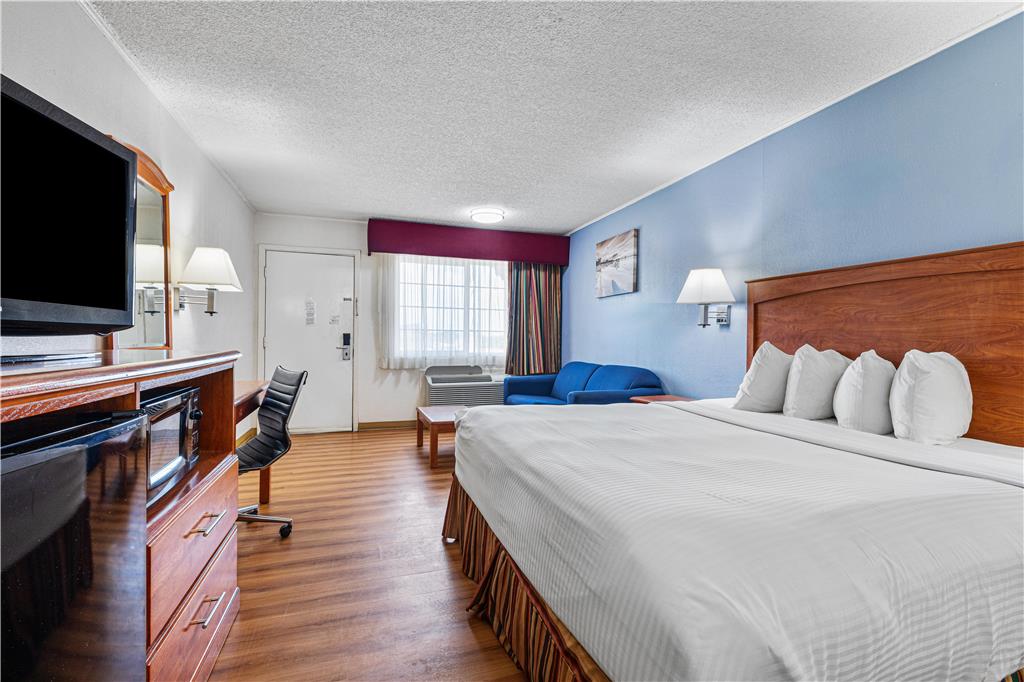 Best Western Palestine Inn-guestroom-Guest Room,On-Site.jpg