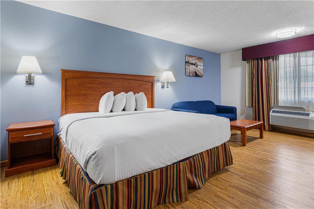 Best Western Palestine Inn-guestroom-Guest Room,Suite,On-Site.jpg
