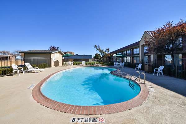 Pool - Best Western Northgate Inn Pampa