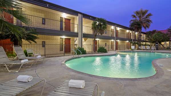 Pool - Best Western Ingram Park Inn San Antonio