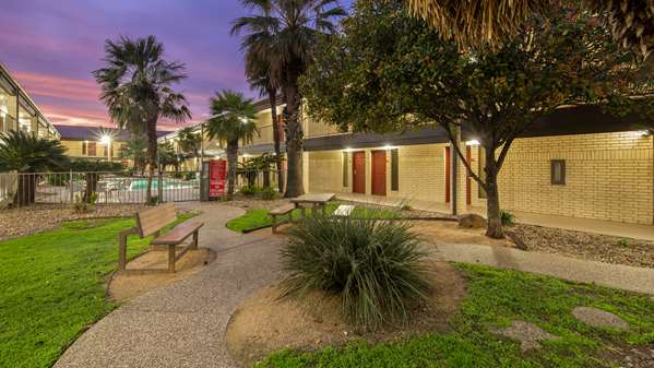Exterior view - Best Western Ingram Park Inn San Antonio
