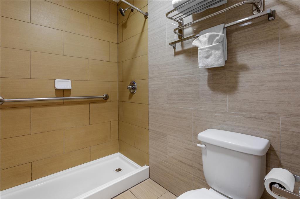 Best Western Brady Inn-guestroom-Guest Room,Bathroom,On-Site.jpg