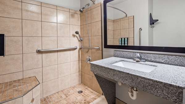  - Best Western Santa Fe Amarillo - I-40, Exit 73