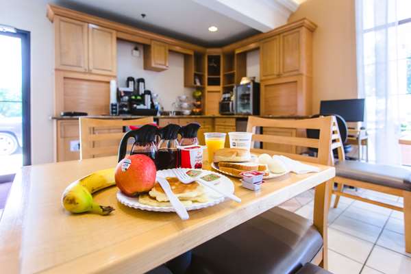 Amenities - Best Western Pearland Inn