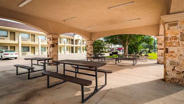  - SureStay Hotel by Best Western Floresville