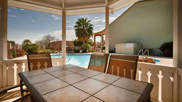  - SureStay Hotel by Best Western Floresville