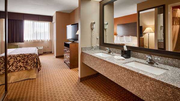  - Best Western Inn & Suites New Braunfels - I-35, Exit 189
