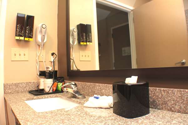  - Best Western Inn & Suites New Braunfels - I-35, Exit 189