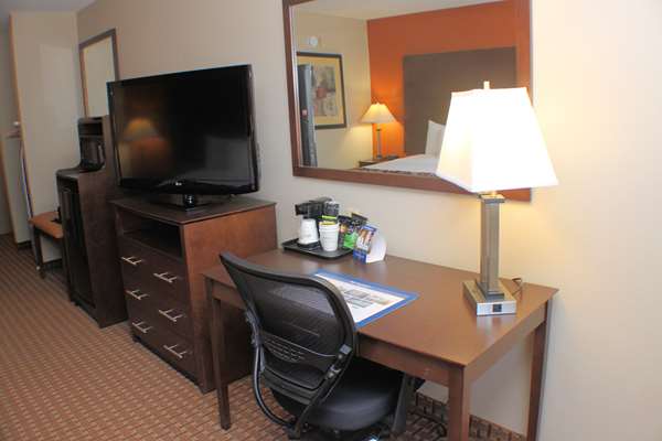  - Best Western Inn & Suites New Braunfels - I-35, Exit 189
