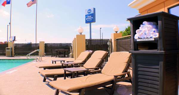 Pool - Best Western Inn & Suites New Braunfels - I-35, Exit 189