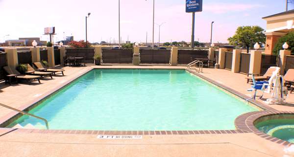 Pool - Best Western Inn & Suites New Braunfels - I-35, Exit 189