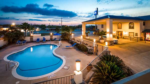 Pool - Best Western George West Executive Inn