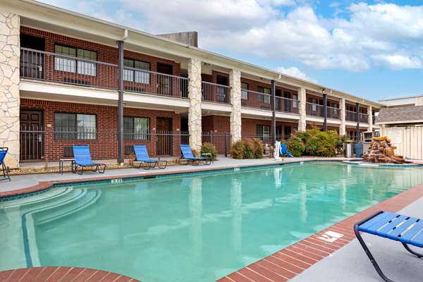 Pool - Best Western Inn of Brenham
