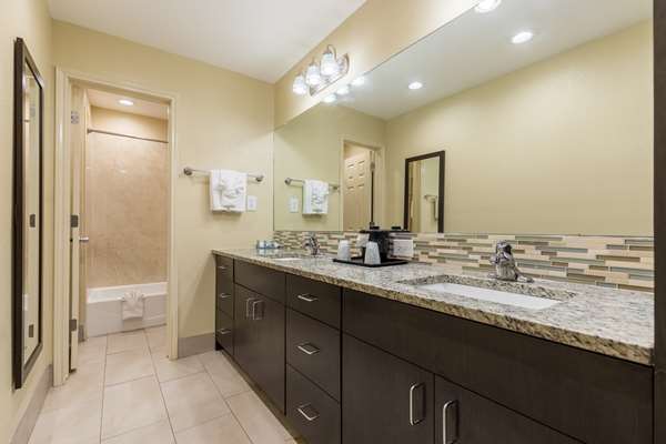 Suite - Best Western Padre Island Hotel Corpus Christi