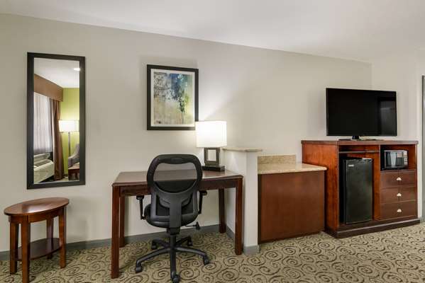  - SureStay Hotel by Best Western Deer Park