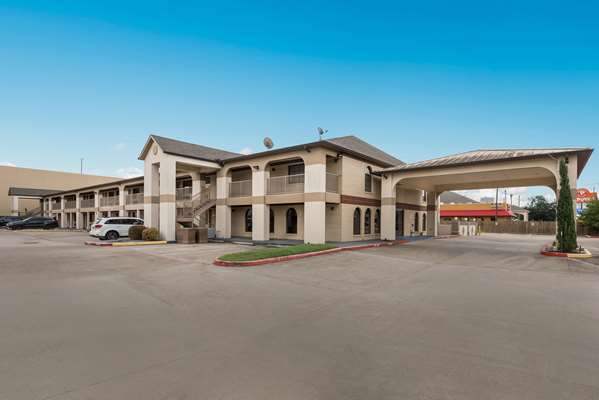 Exterior view - SureStay Hotel by Best Western Deer Park