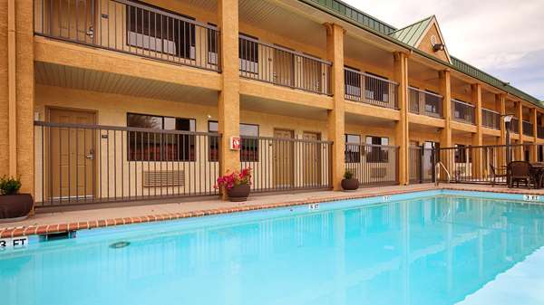 Pool - Best Western Cedar Inn Cedar Park