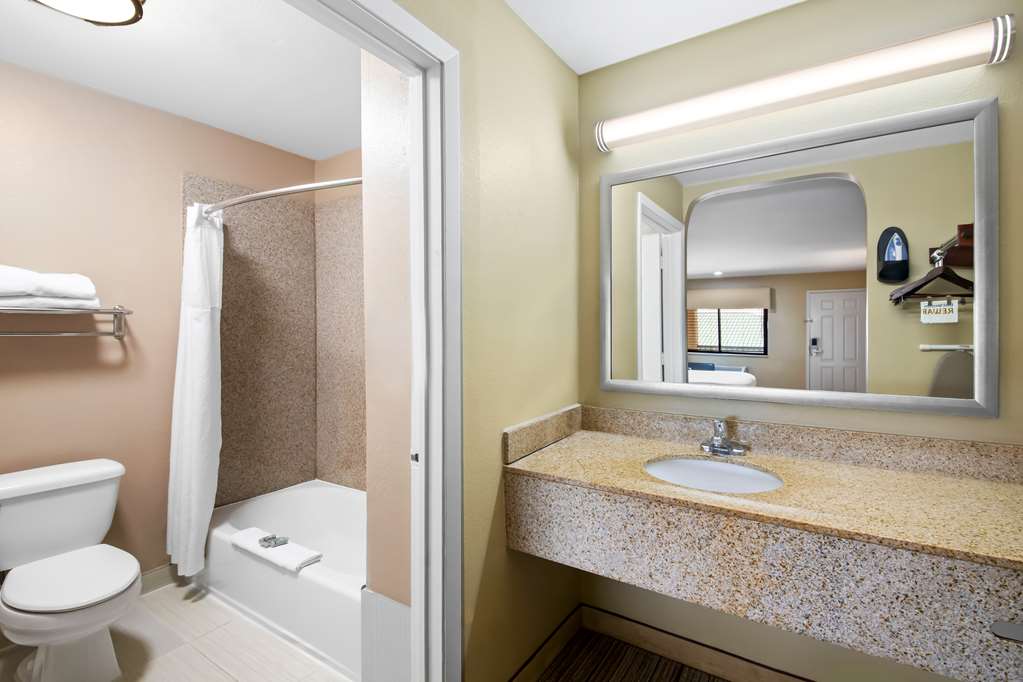 Best Western Cedar Inn-guestroom-Guest Room,Bathroom,On-Site.jpg