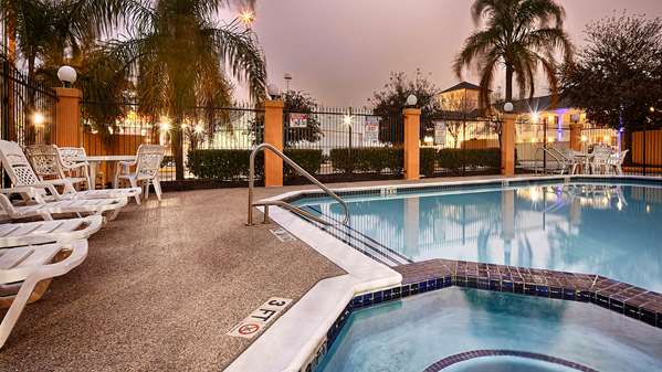 Pool - Best Western Plus Northwest Inn & Suites Houston